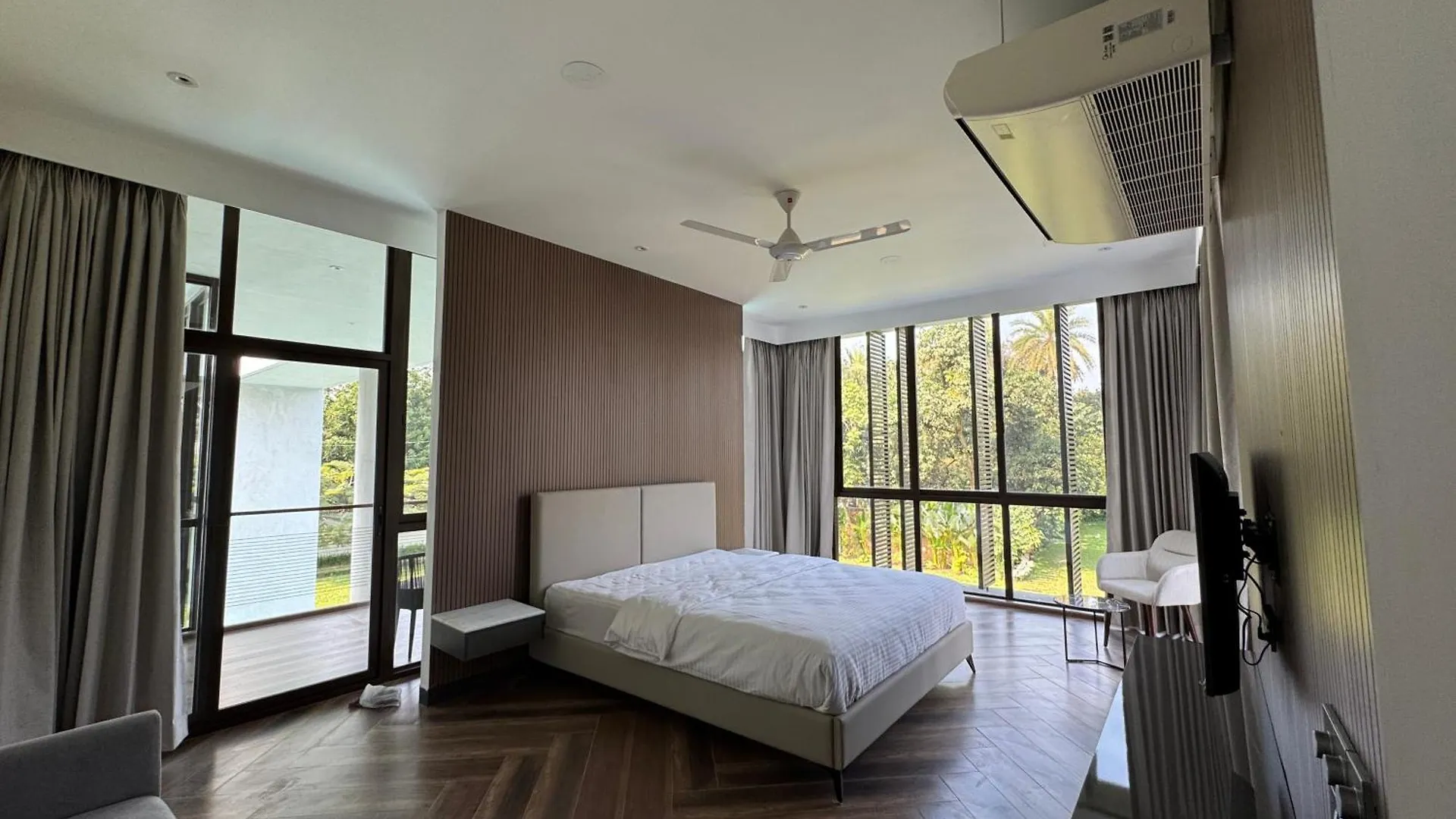 De Oro Luxury Villa Dhaka Bangladesh